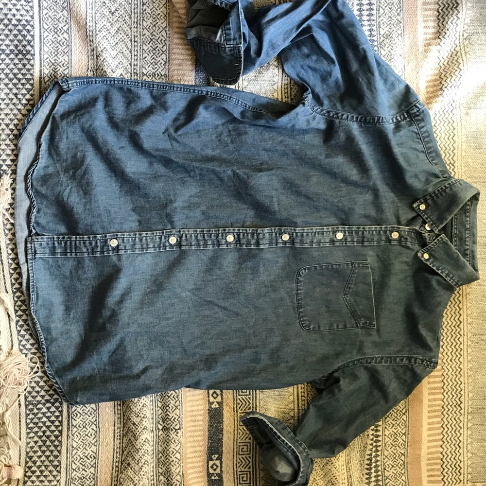 Old Navy Men’s Slim Fit Chambray Button Up Shirt